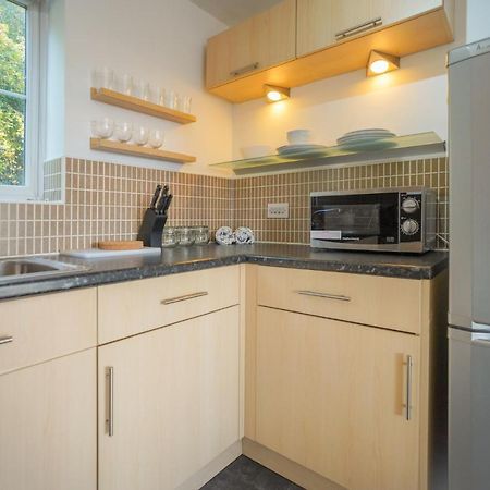 Stylish Apartment With Private Parking Кардифф Экстерьер фото