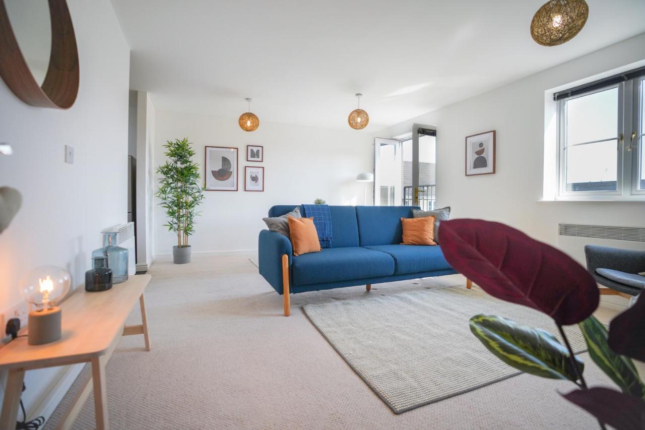 Stylish Apartment With Private Parking Кардифф Экстерьер фото