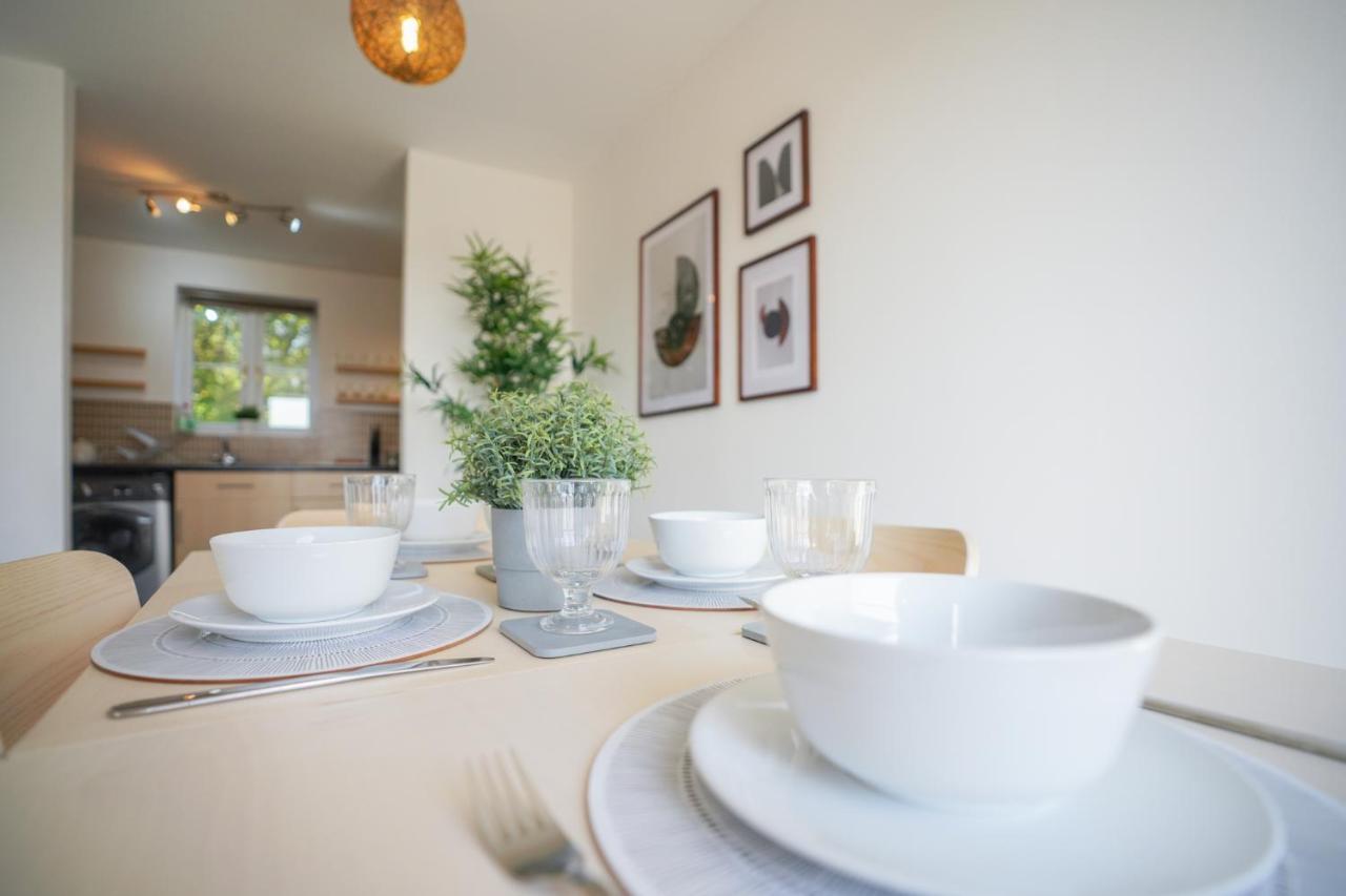 Stylish Apartment With Private Parking Кардифф Экстерьер фото
