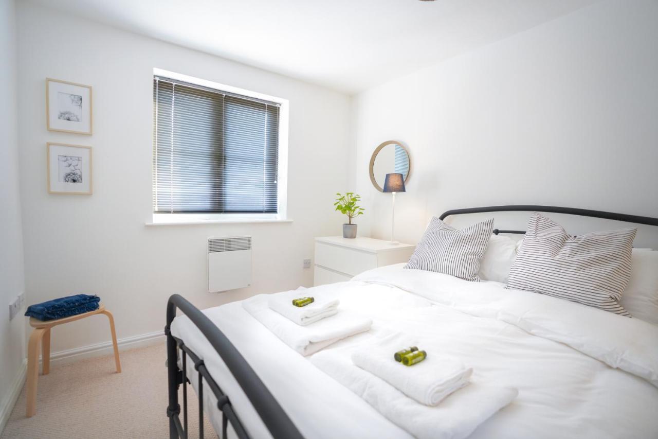Stylish Apartment With Private Parking Кардифф Экстерьер фото