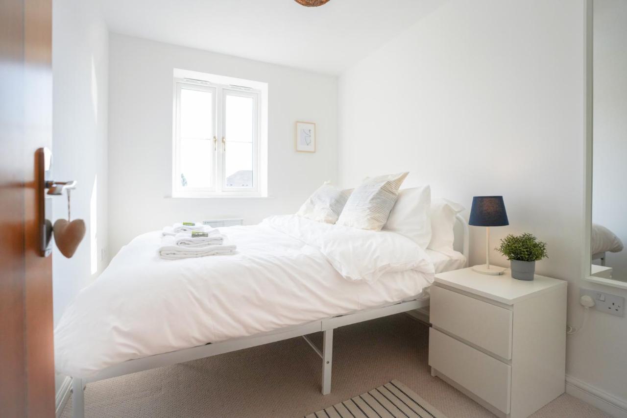 Stylish Apartment With Private Parking Кардифф Экстерьер фото