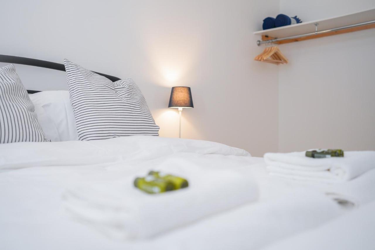 Stylish Apartment With Private Parking Кардифф Экстерьер фото